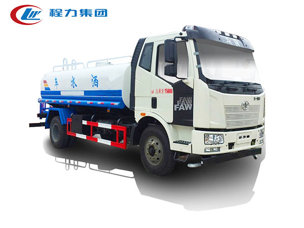 解放J6灑水車（8-12噸）