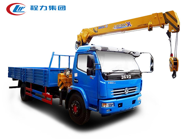 東風(fēng)多利卡4噸直臂隨車吊