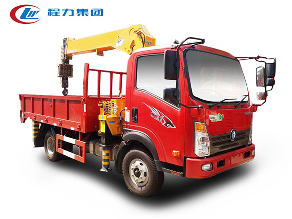 重汽王牌3.2噸藍牌隨車吊