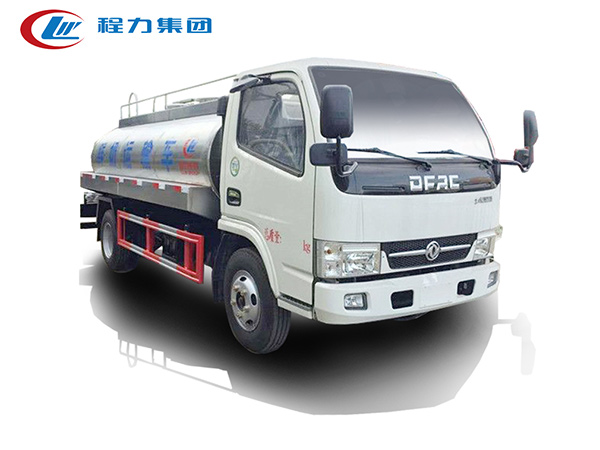 東風多利卡5立方鮮奶運輸車